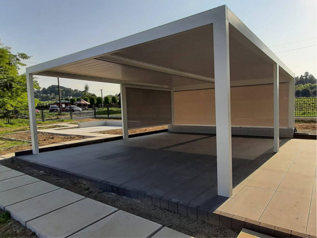 Pergola stanowiąca zadaszenie dla pojazdów